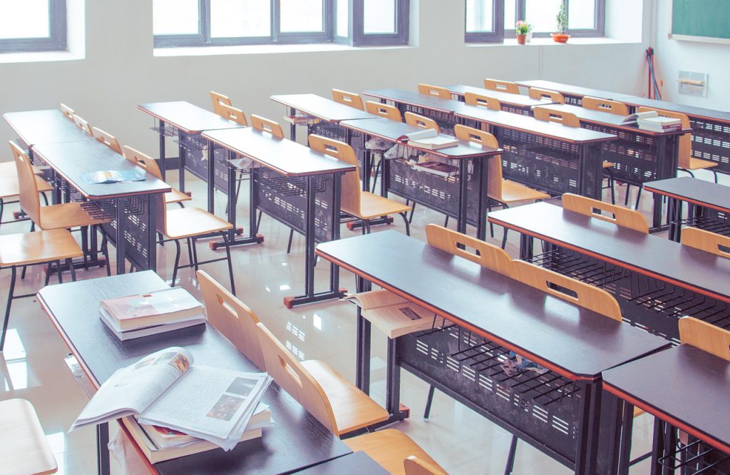 classroom, guiyang, table, textbooks, desks, the podium, student, the student's, uniforms, book, student, student, student, student, student-2787754.jpg